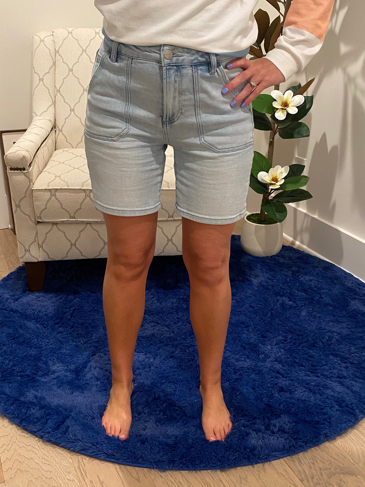 RISEN HIGH RISE PATCH POCKET CUFFED RELAXED SHORTS