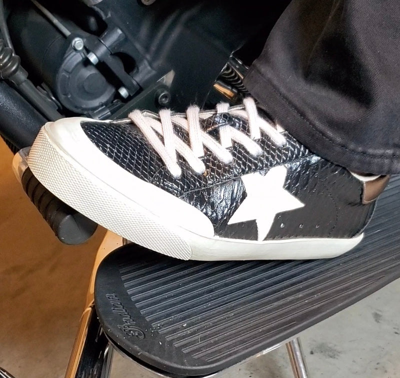 Vega Black Sneakers - On Mays Street